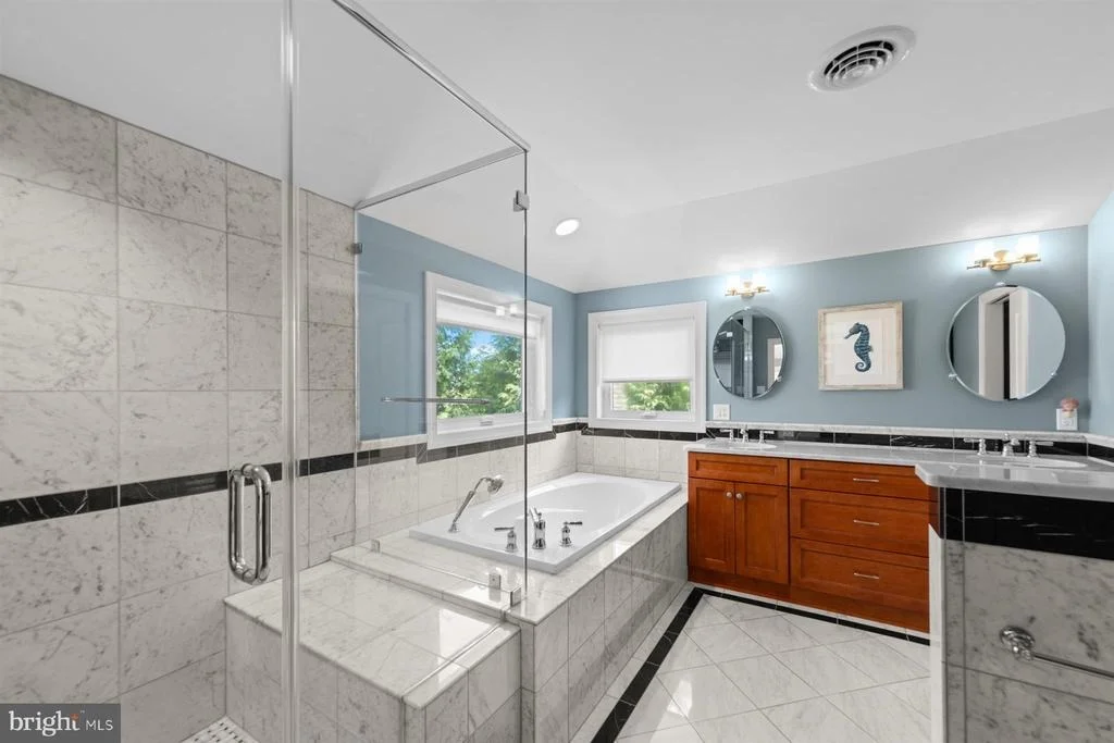 Photo of 309 W 5TH STREET
