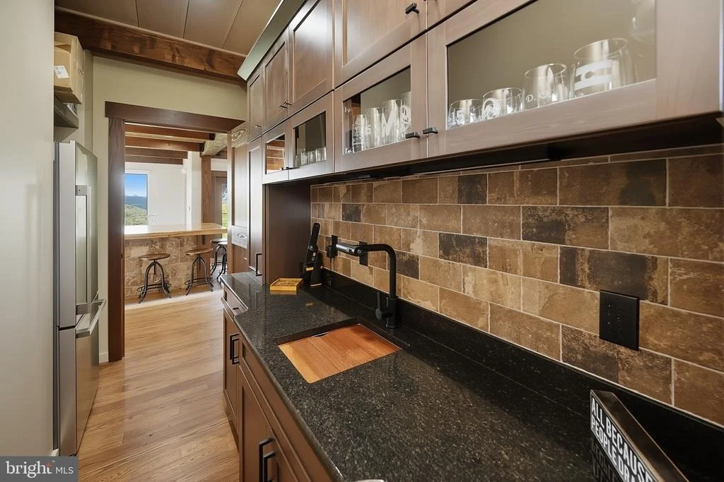 Photo of 415 NAZELROD ROAD