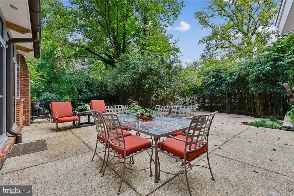 Photo of 1212 WOODSIDE PARKWAY