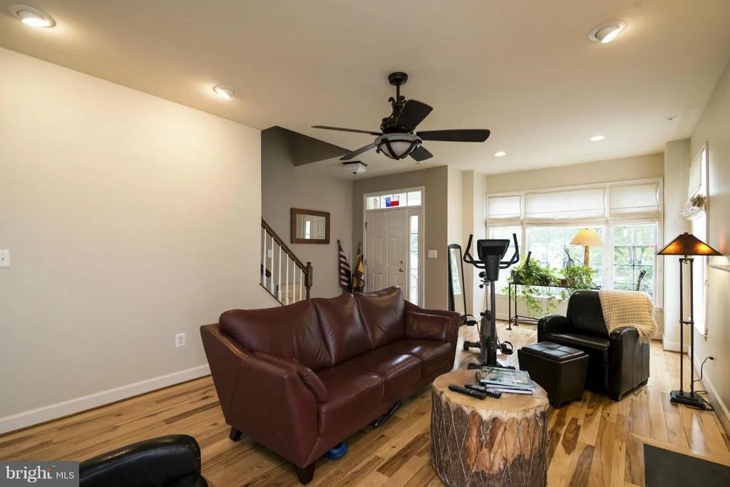 Photo of 1825 GREENLEESE DRIVE