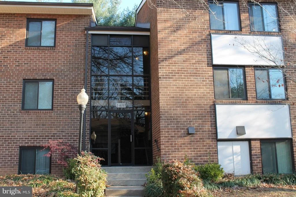 Photo of Unit 12B at 1400 NORTHGATE SQUARE