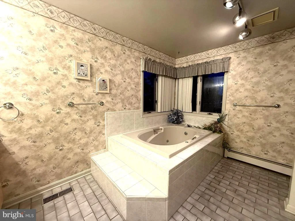Photo of 7252 MEADOW LANE