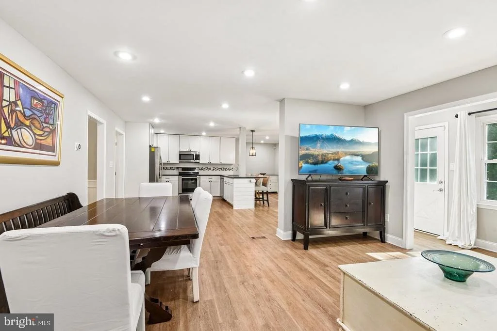 Photo of 8715 CRESTMONT LANE