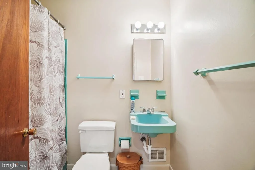 Photo of 5906 PARKWAY DRIVE