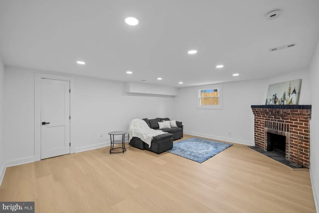 Photo of 536 ONEIDA PLACE NW