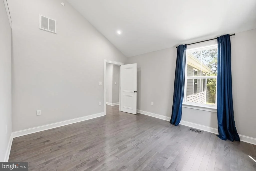 Photo of 1211 LINTON LANE