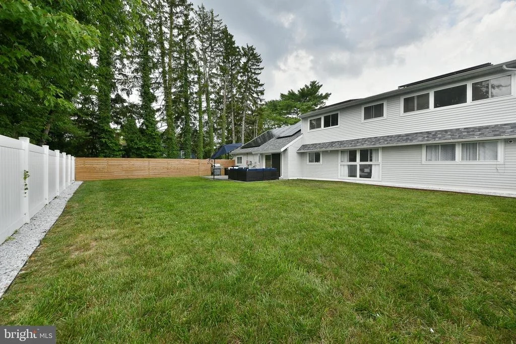 Photo of 8 WINDOVER LANE