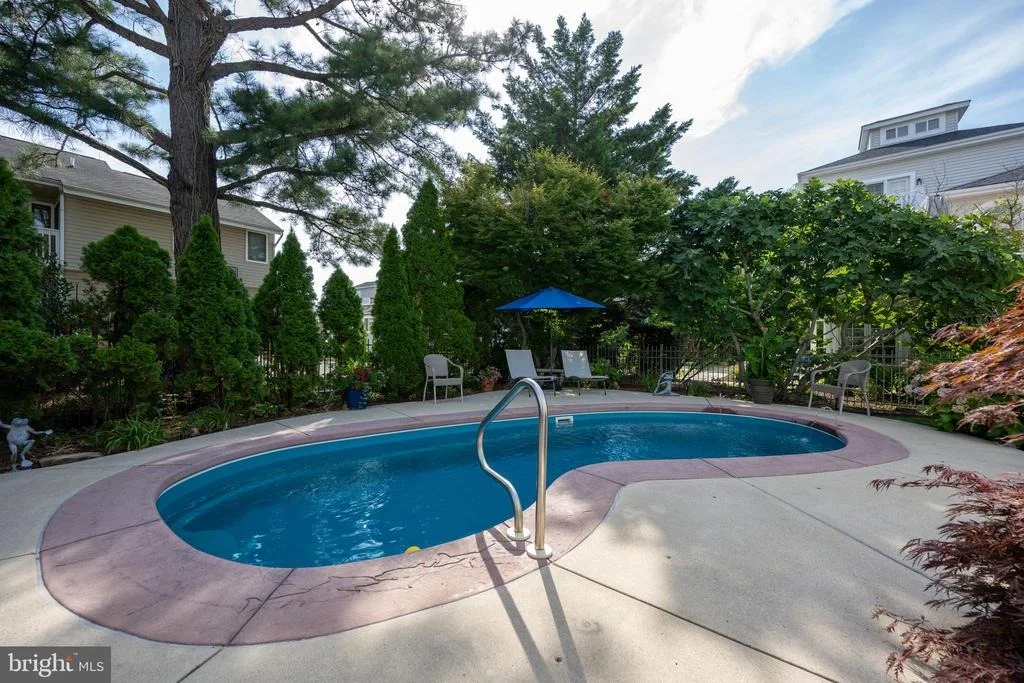 Photo of 123 WEST SIDE DRIVE