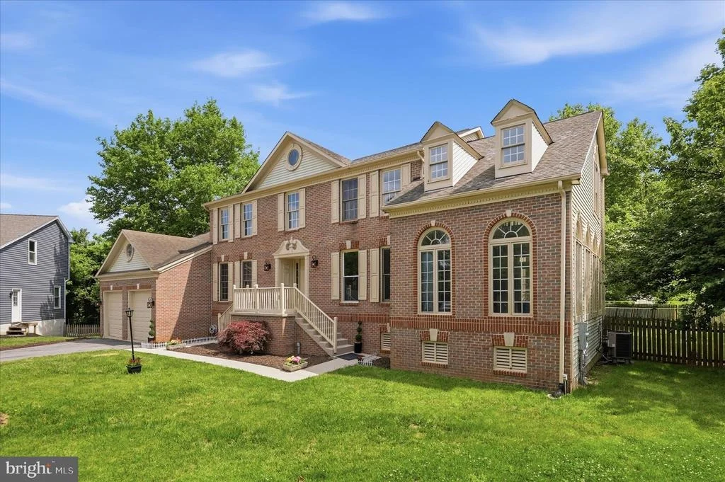 Photo of 6135 FIELDCREST COURT