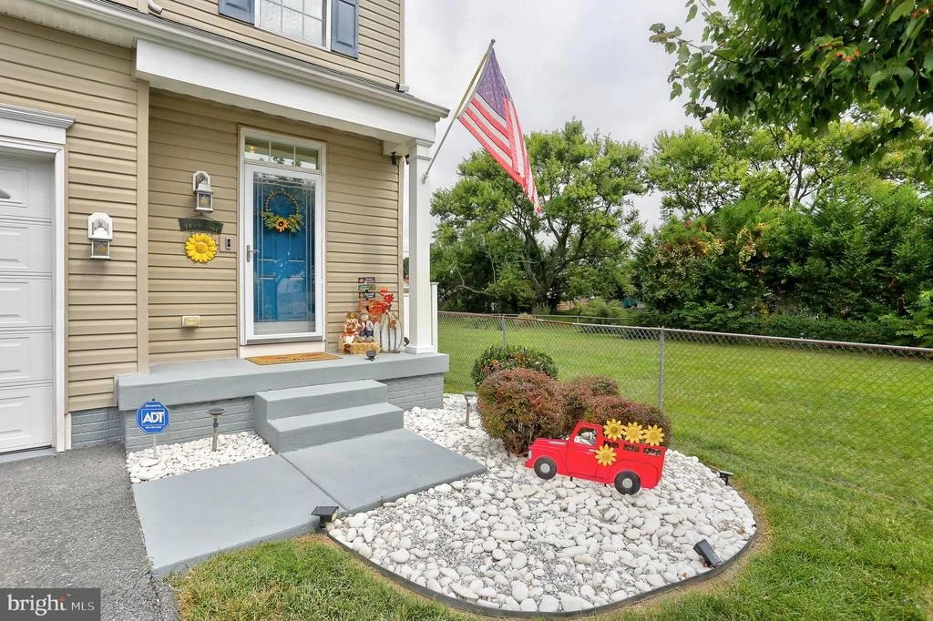 Photo of 5901 LYNBROOK ROAD