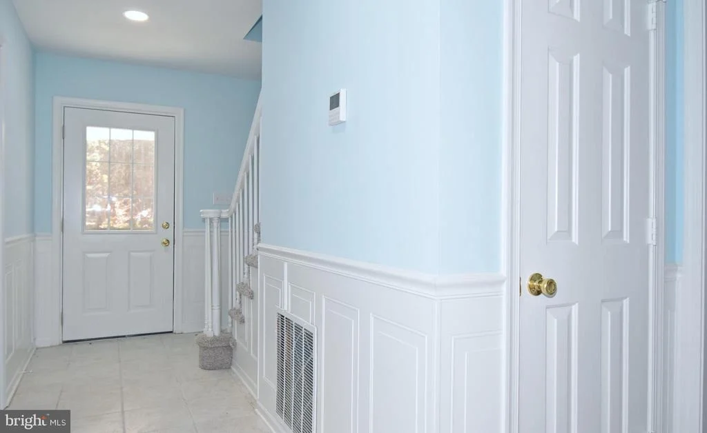 Photo of 4011 GROSSE POINT DRIVE