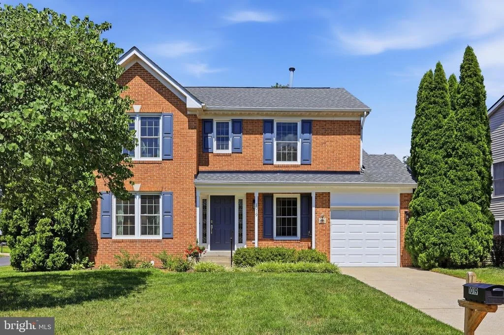 Photo of 1019 CHINABERRY DRIVE