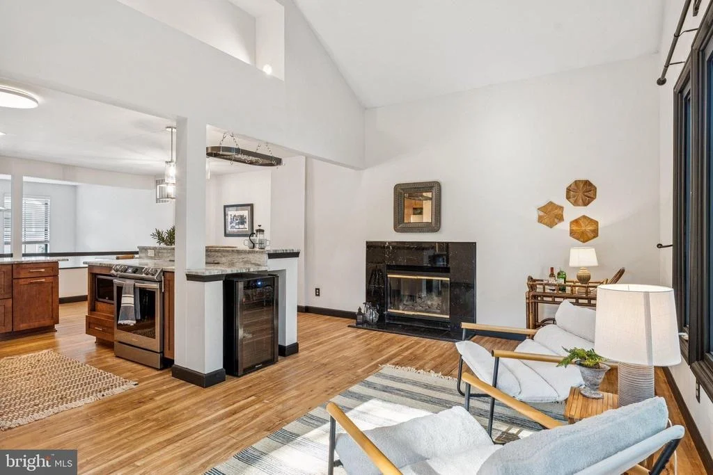 Photo of 910 LANGDON COURT