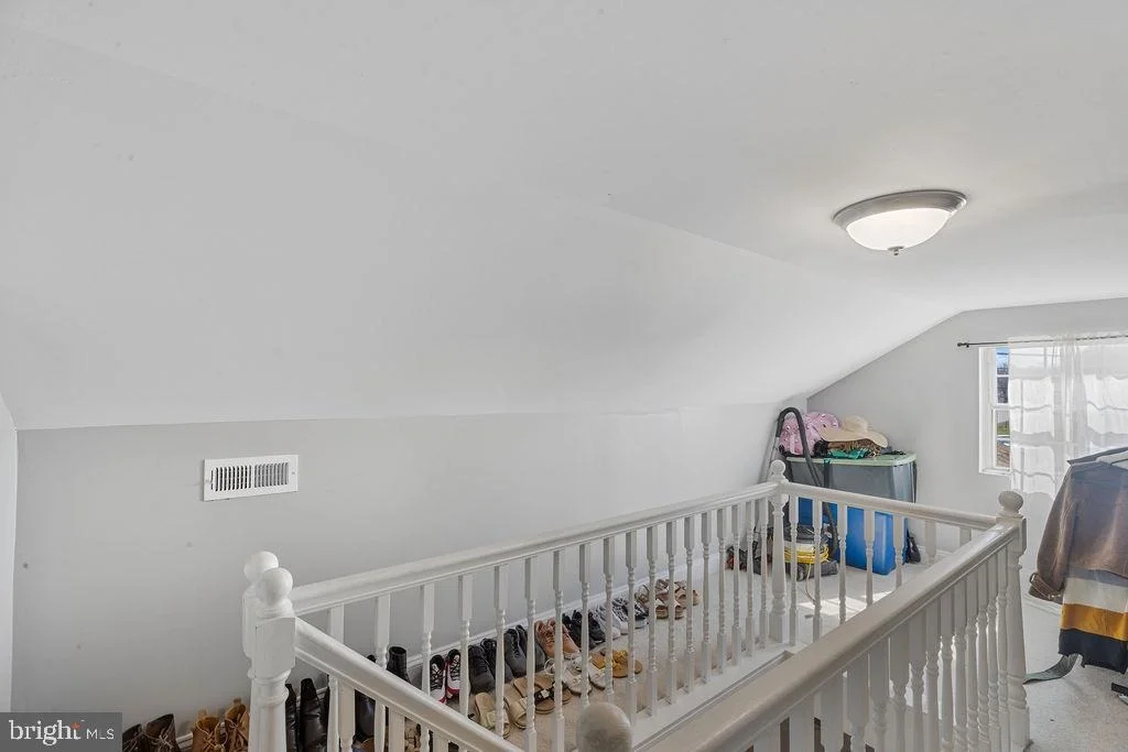 Photo of 8489 ARBUTUS ROAD