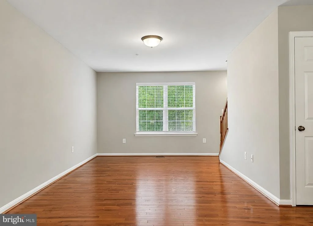 Photo of 976 JOHNSWOODS ROAD