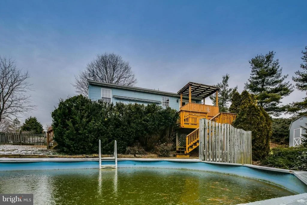 Photo of 1596 SMILEY DRIVE