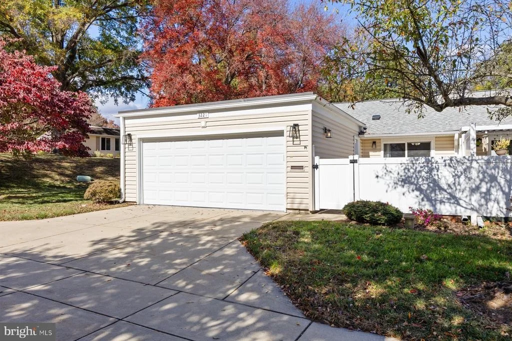 Photo of Unit 191A at 3221 LUDHAM DRIVE