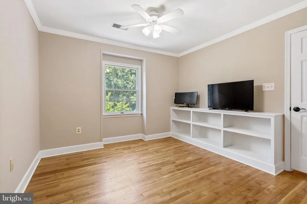Photo of 10418 ADEL ROAD