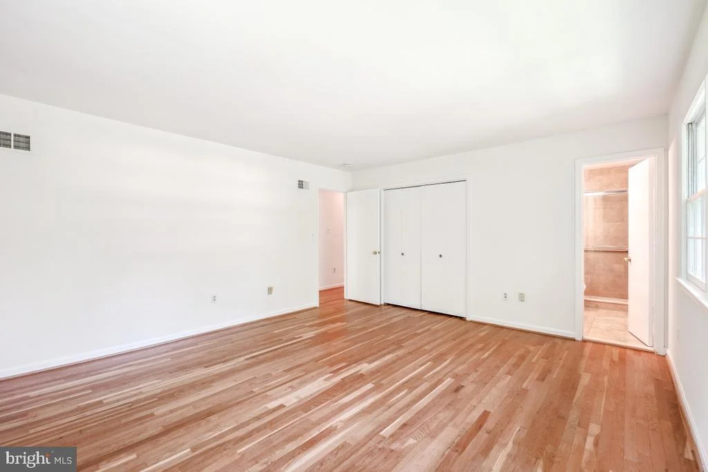 Photo of 882 DIAMOND DRIVE