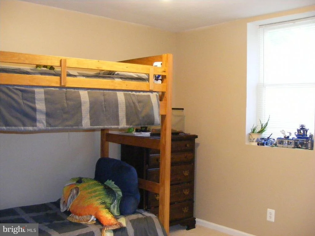 Photo of 17104 WATERLOO ROAD