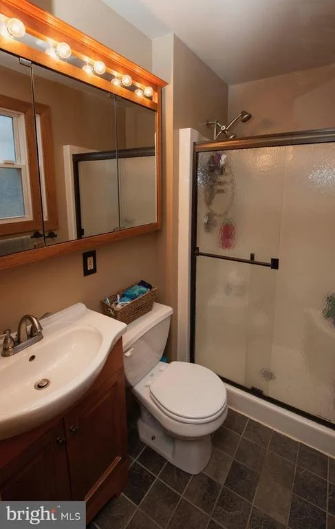 Photo of 828 WILDA DRIVE
