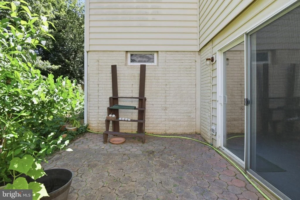 Photo of 9039 CLENDENIN WAY