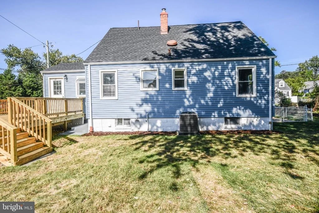 Photo of 9813 BRADDOCK ROAD
