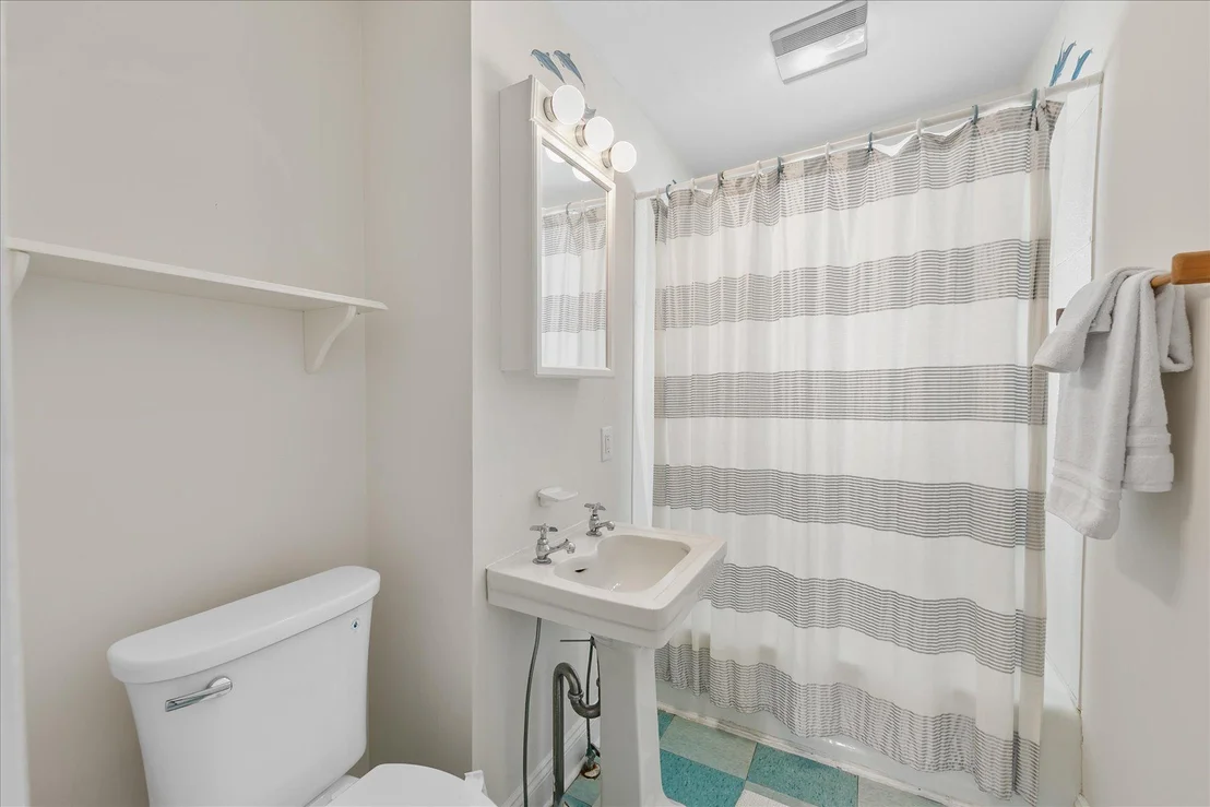 Photo of 16 DELAWARE AVENUE