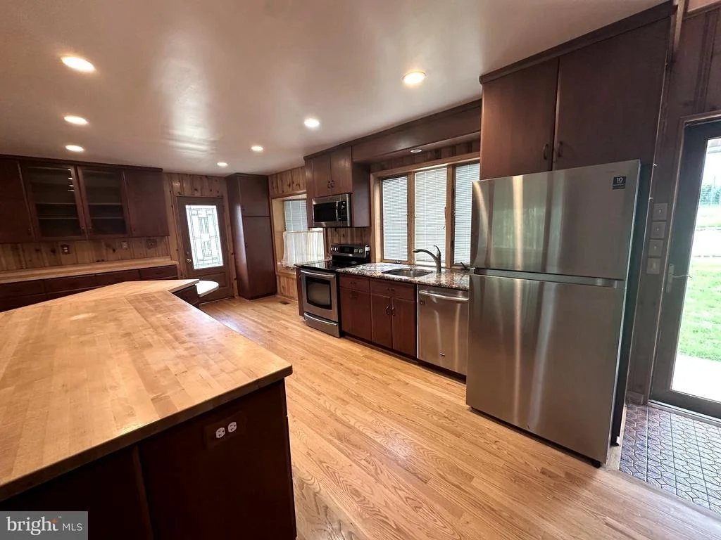 Photo of 5919 5TH ROAD N