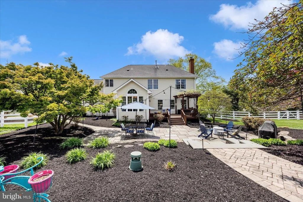 Photo of 6170 CHALLEDON CIRCLE