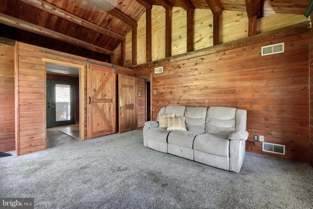 Photo of 171 FOX HOLLOW ROAD