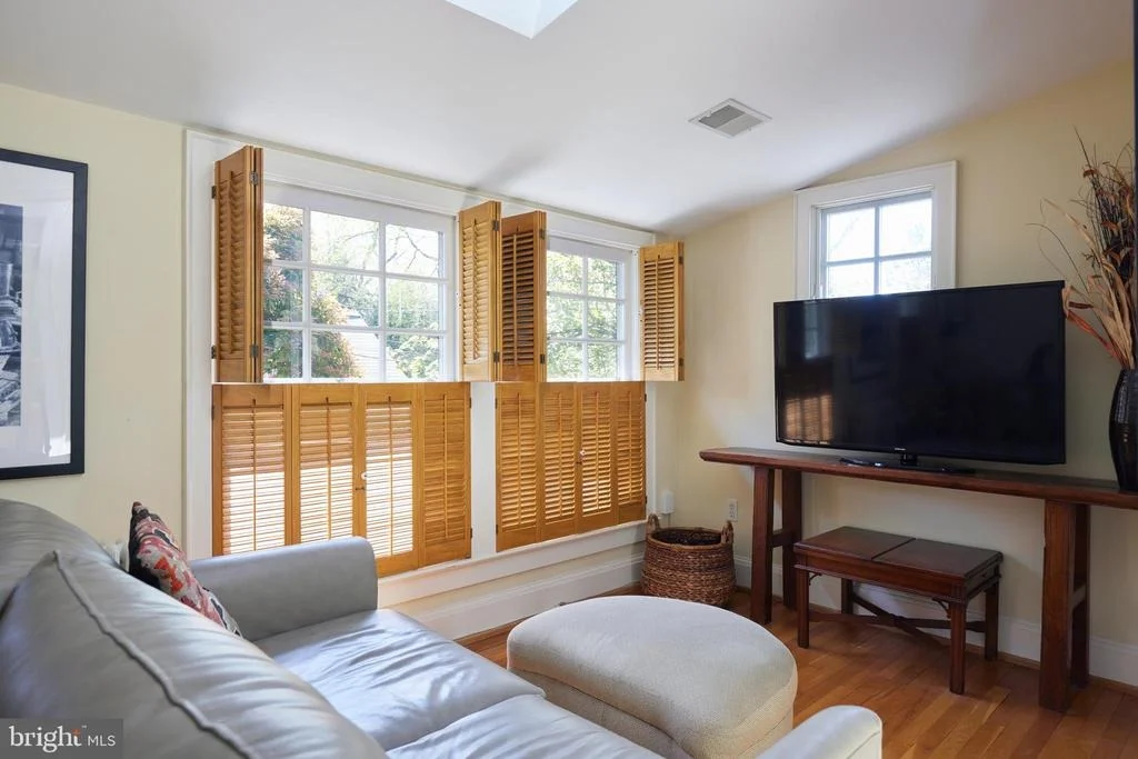Photo of 4236 RIVER ROAD NW