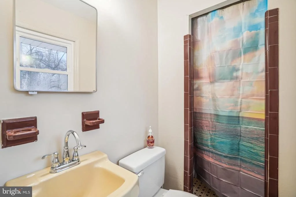 Photo of 5906 PARKWAY DRIVE