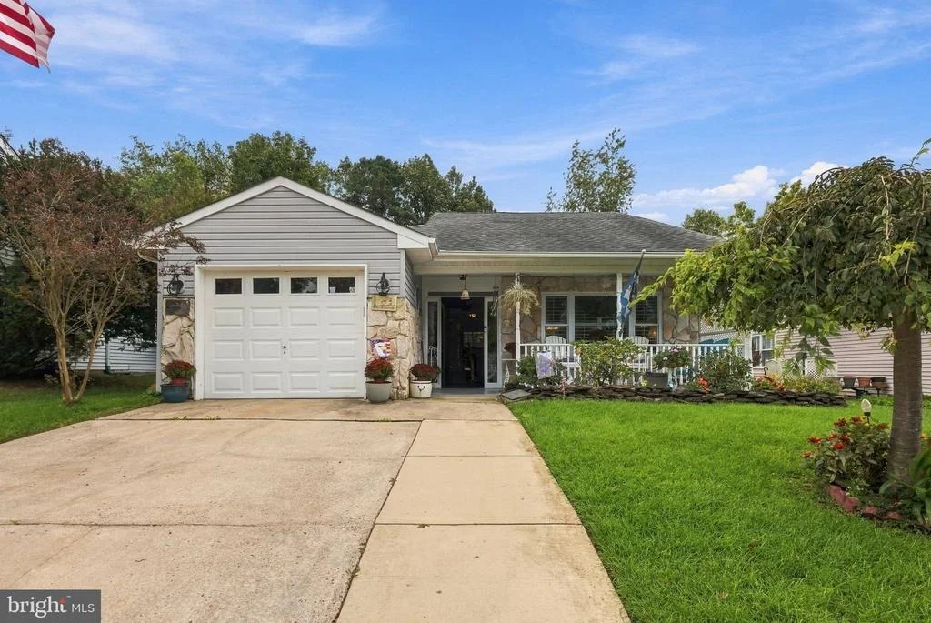 Photo of 18 BUCKINGHAM DRIVE