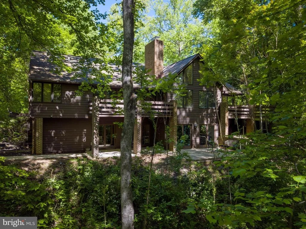 Photo of 8425 MAUSEN LANE