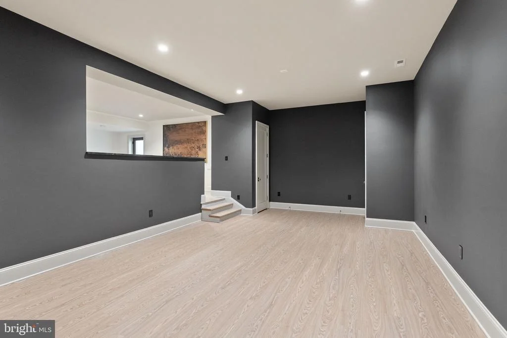 Photo of 1223 SOMERSET DRIVE
