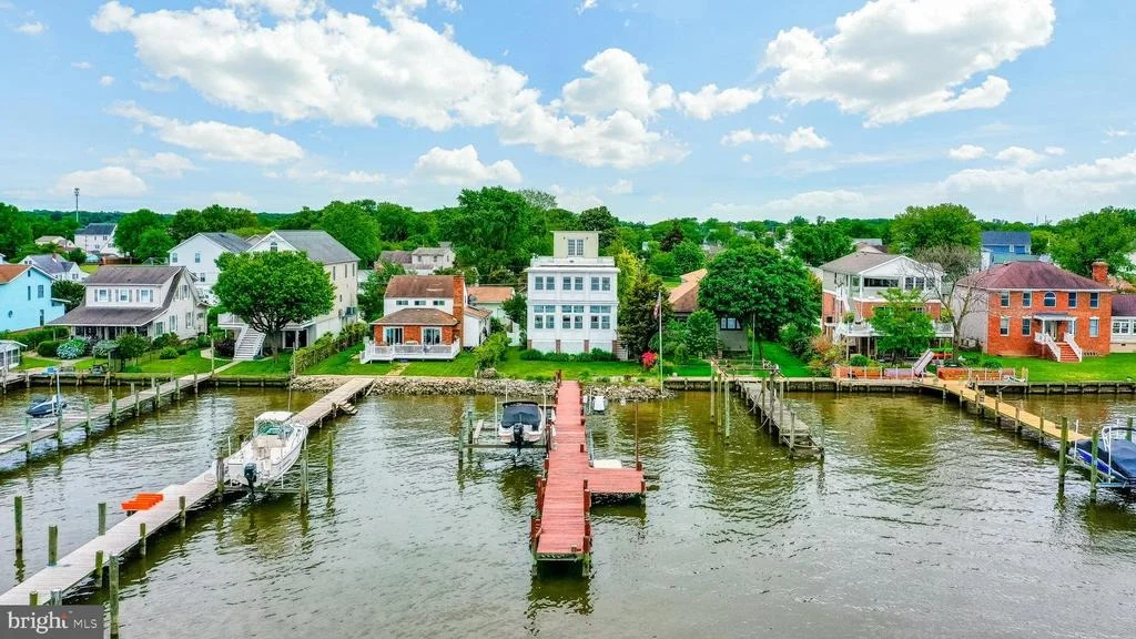Photo of 7006 RIVER DRIVE ROAD