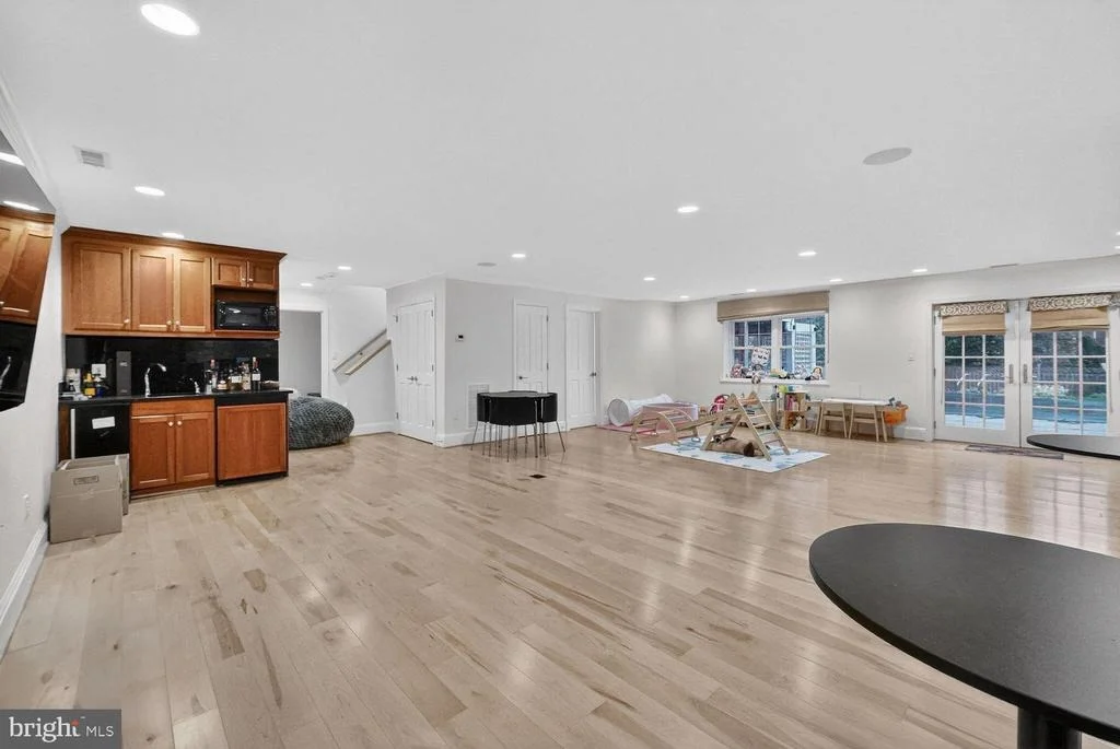 Photo of 1205 SUFFIELD DRIVE