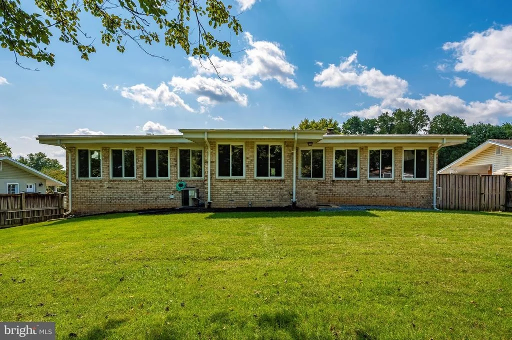 Photo of 1306 LEISTER DRIVE
