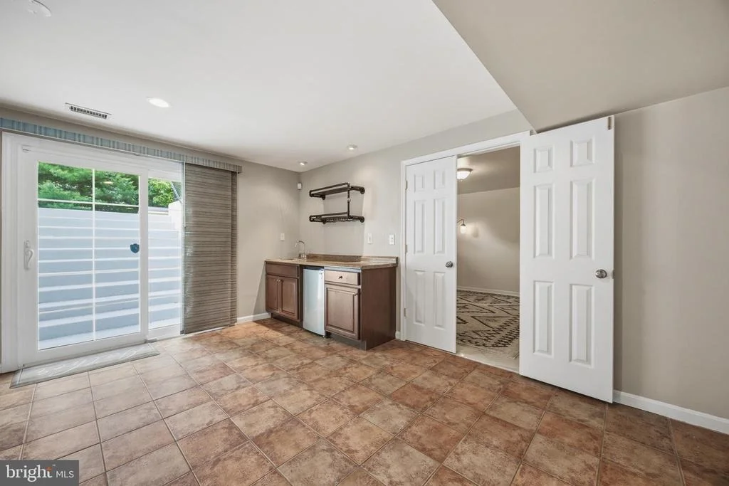 Photo of 2416 VALLEY BROOK LANE