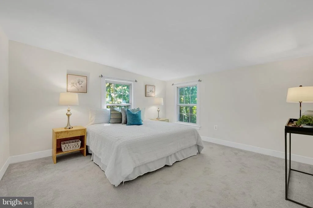 Photo of 2418 FOREST GLEN ROAD