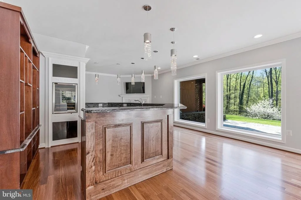 Photo of 8611 BROOK ROAD