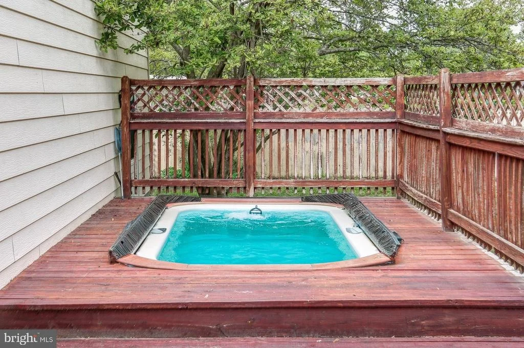 Photo of 105 CRESCENT BOULEVARD