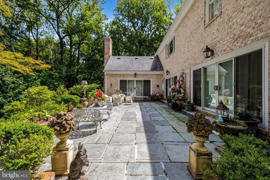 Photo of 9185 OLD DOMINION DRIVE