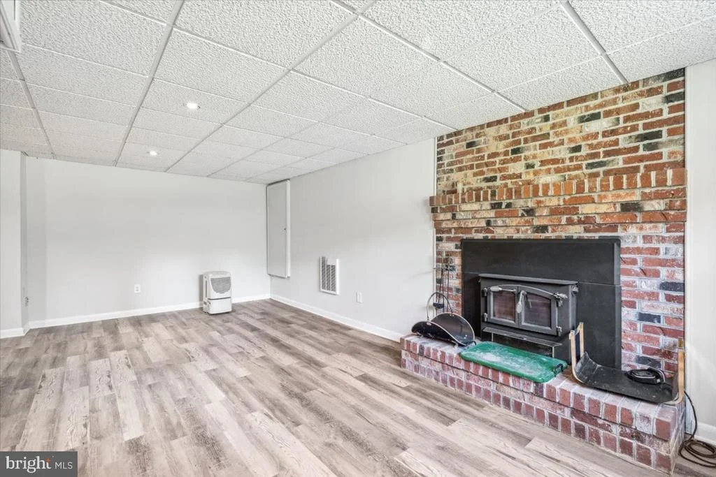 Photo of 6347 DAVIS ROAD