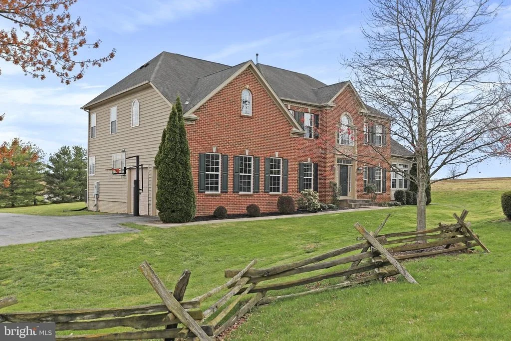 Photo of 10138 ROULETTE DRIVE