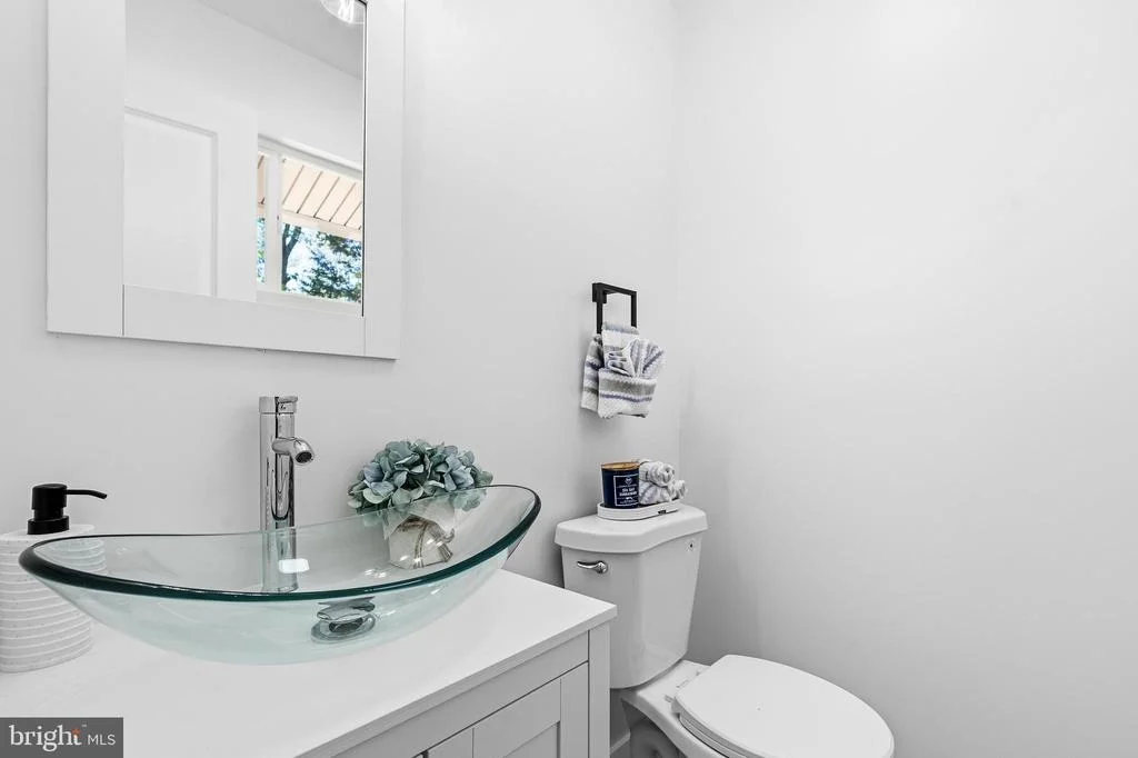 Photo of 4501 APPLE TREE DRIVE