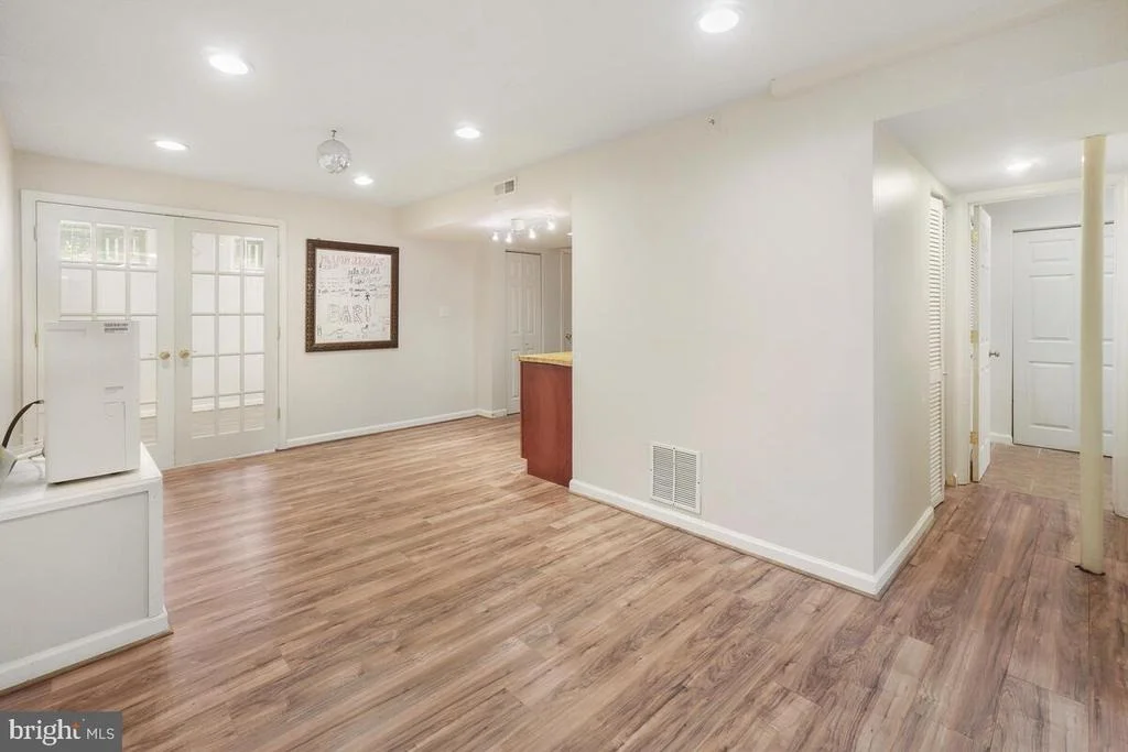 Photo of 4903 SUTHERLAND DRIVE