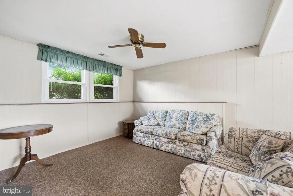 Photo of 215 COMPTON ROAD