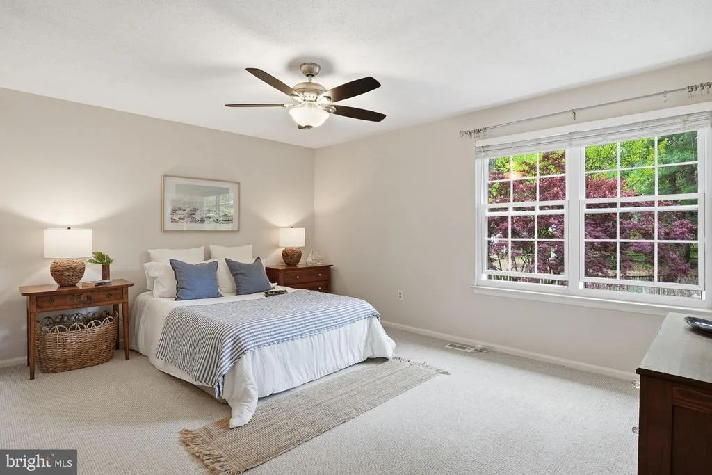 Photo of 289 COLLEGE MANOR DRIVE